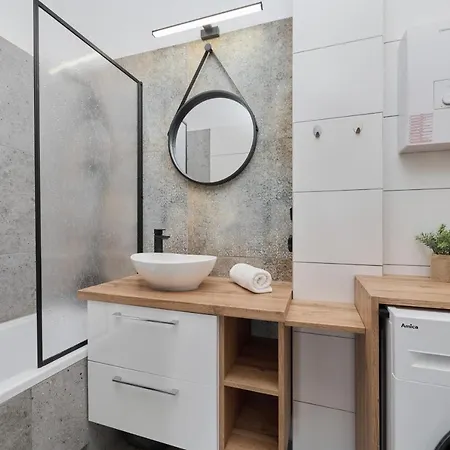 Norwida With Balcony Downtown By Renters *