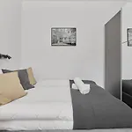 Apartment Norwida With Balcony Downtown By Renters *