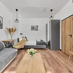Apartment Norwida With Balcony Downtown By Renters Breslau