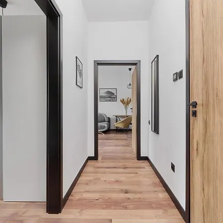 Apartment Norwida With Balcony Downtown By Renters *